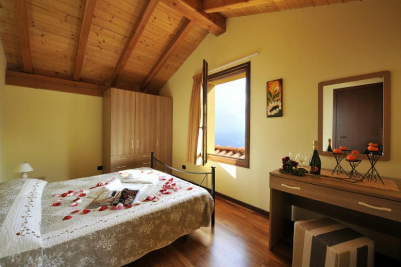Residence Borgo La Sorgente Граведона Экстерьер фото